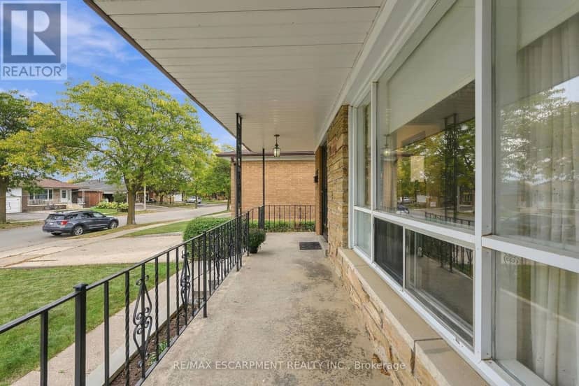 7566 Netherwood Road, Mississauga, photo 2