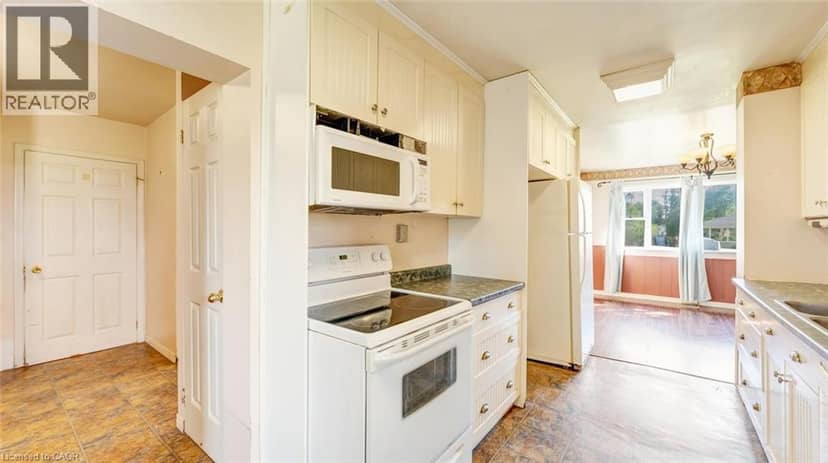 350 PERTH Street, Mount Forest, photo 8