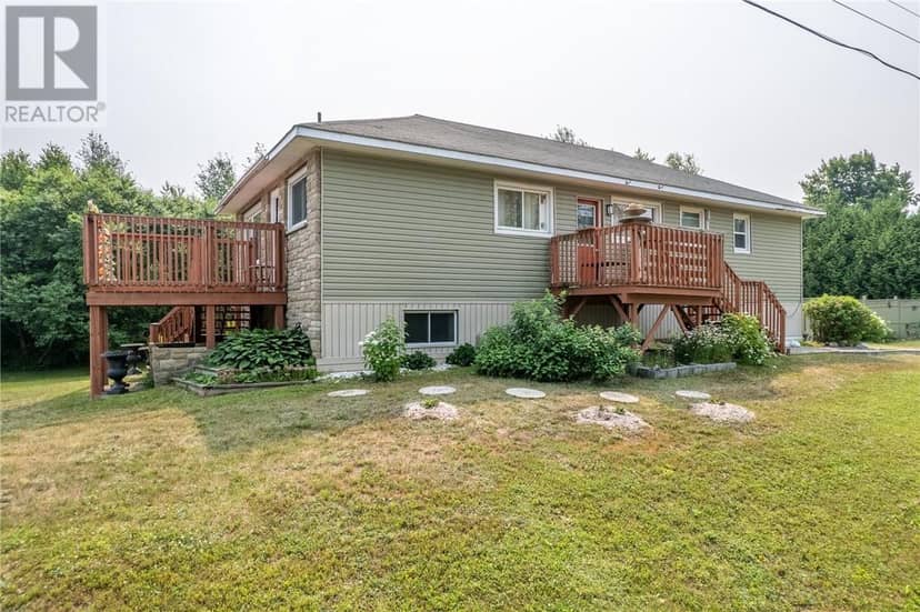 305 Lowe Street, Massey, photo 2
