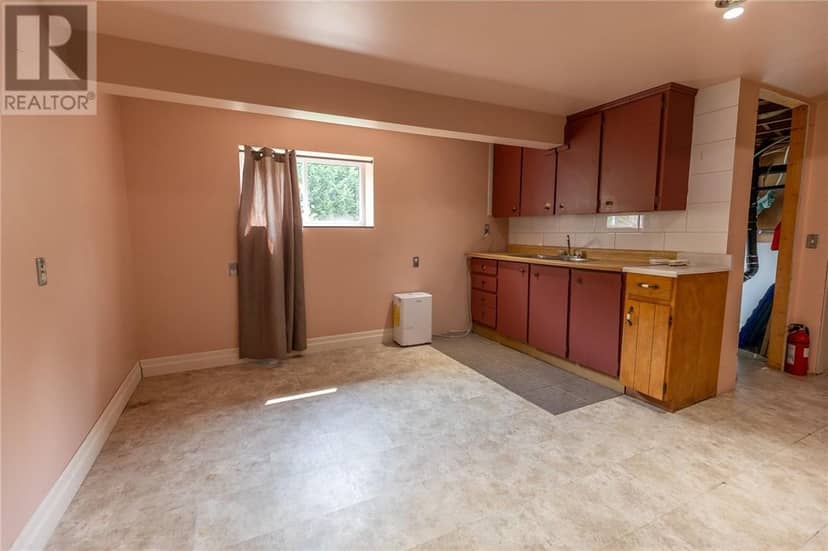 305 Lowe Street — photo 34 of 40