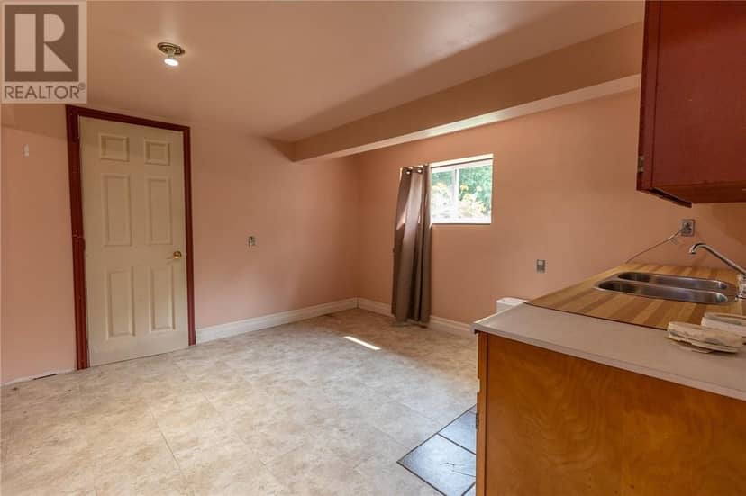 305 Lowe Street — photo 33 of 40