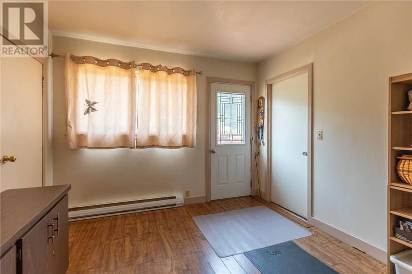 305 Lowe Street — photo 9 of 40