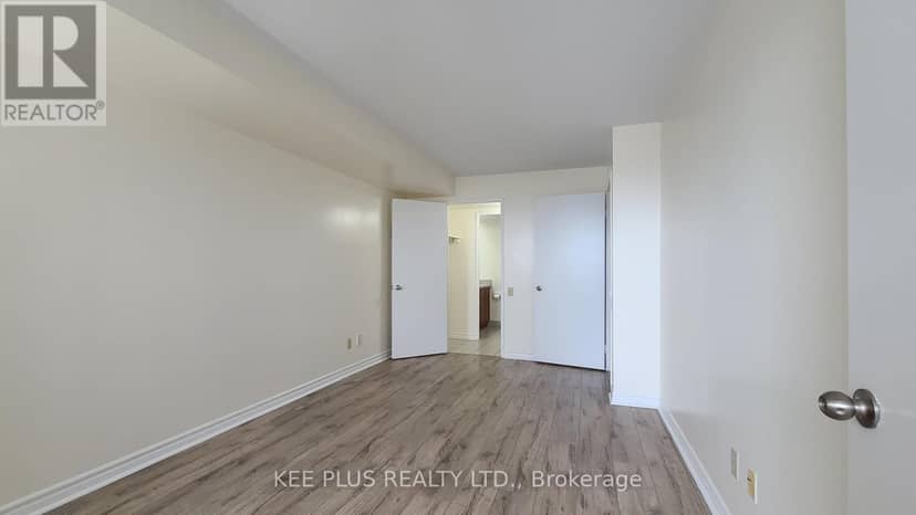 819 - 2466 Eglinton Avenue E — photo 14 of 22