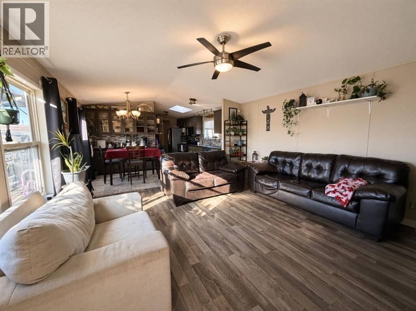 #85 9824 104 Avenue, Clairmont, photo 2