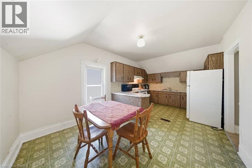 76 BROCK Street — photo 14 of 34