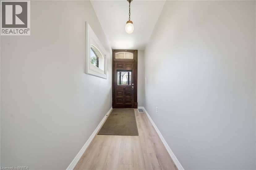 76 BROCK Street — photo 4 of 34