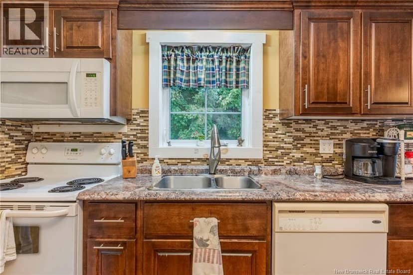 33 Magnolia Avenue, Sussex, photo 7