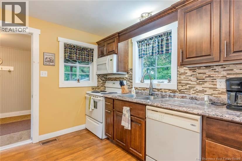 33 Magnolia Avenue, Sussex, photo 8