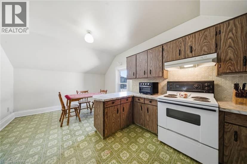 76 BROCK Street — photo 14 of 33