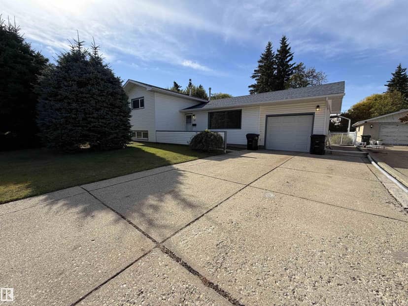 99 Pine St, Sherwood Park, photo 2