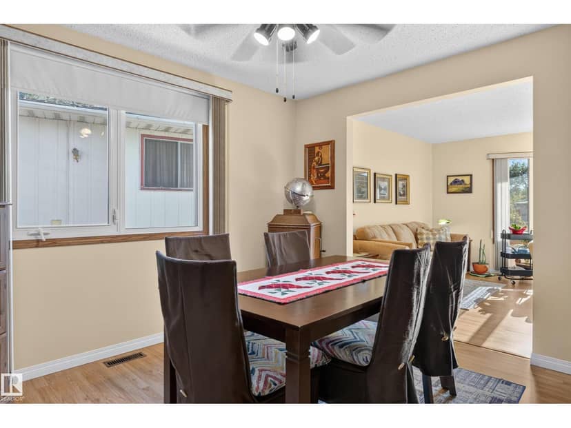 1316 85 ST NW — photo 13 of 40