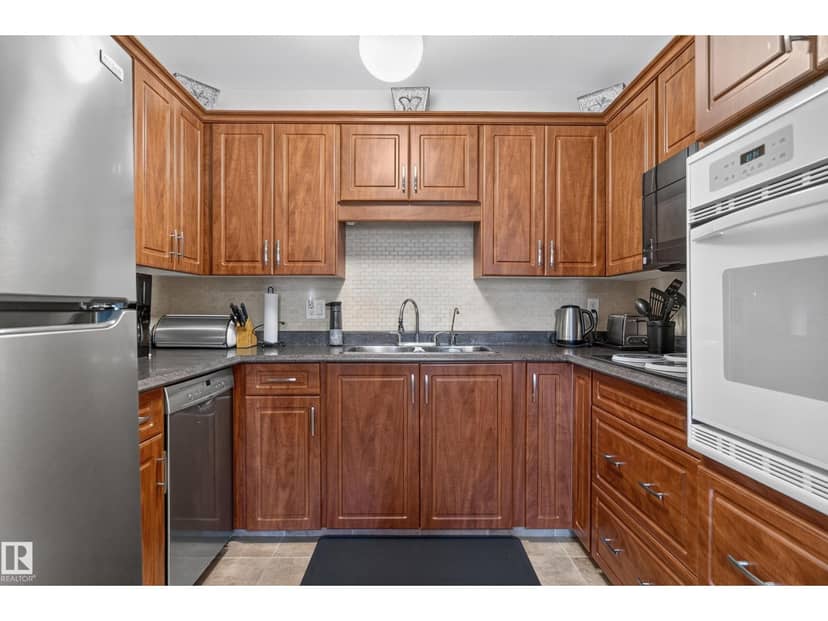 1316 85 ST NW — photo 15 of 40