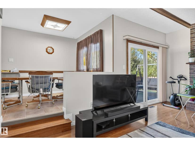 1316 85 ST NW — photo 21 of 40