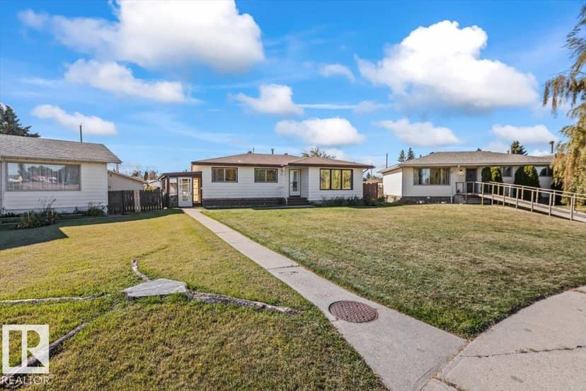 7627 128A AV NW, Edmonton, photo 3