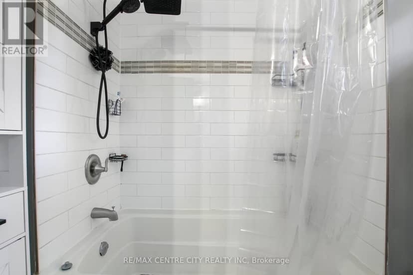 129 Duchess Avenue — photo 12 of 17