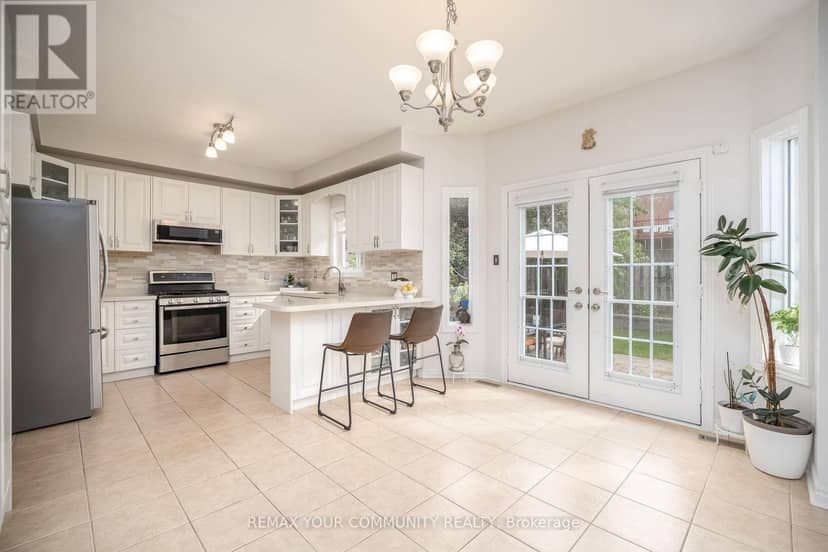 21 Silvercreek Crescent — photo 15 of 40