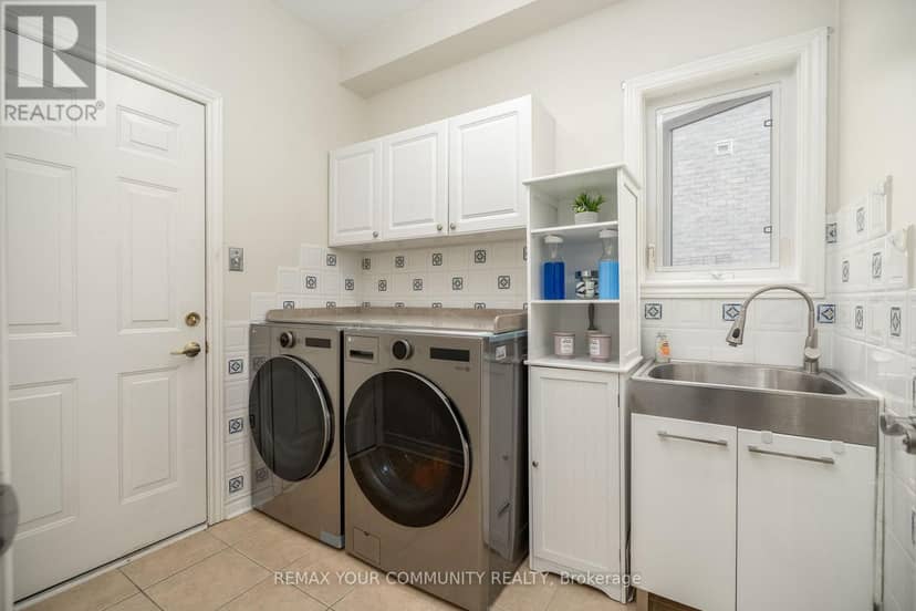 21 Silvercreek Crescent — photo 19 of 40