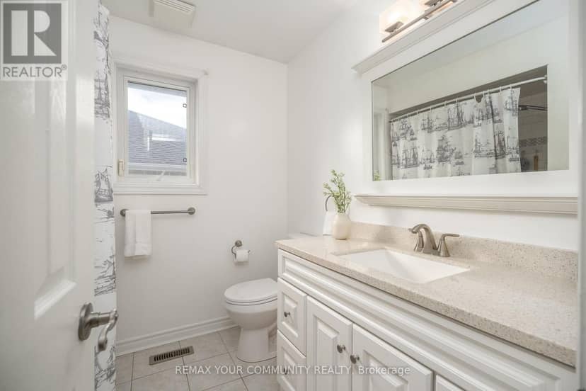 21 Silvercreek Crescent — photo 27 of 40