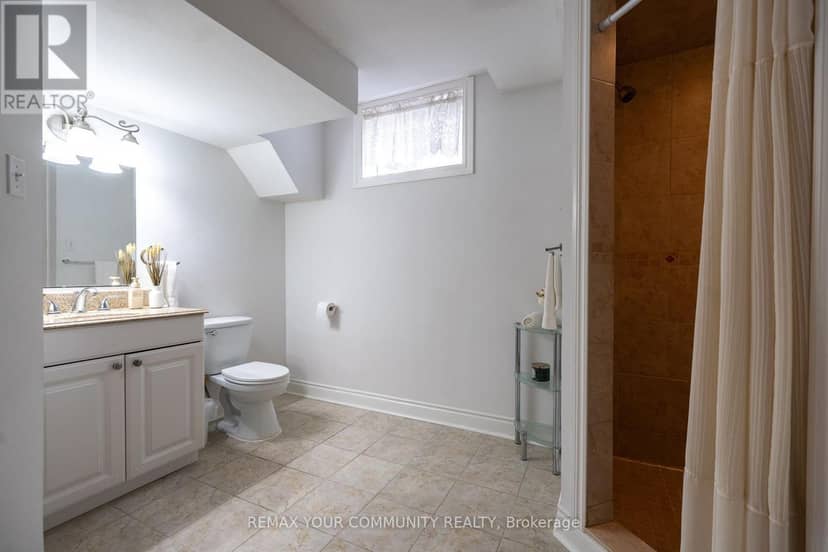 21 Silvercreek Crescent — photo 33 of 40