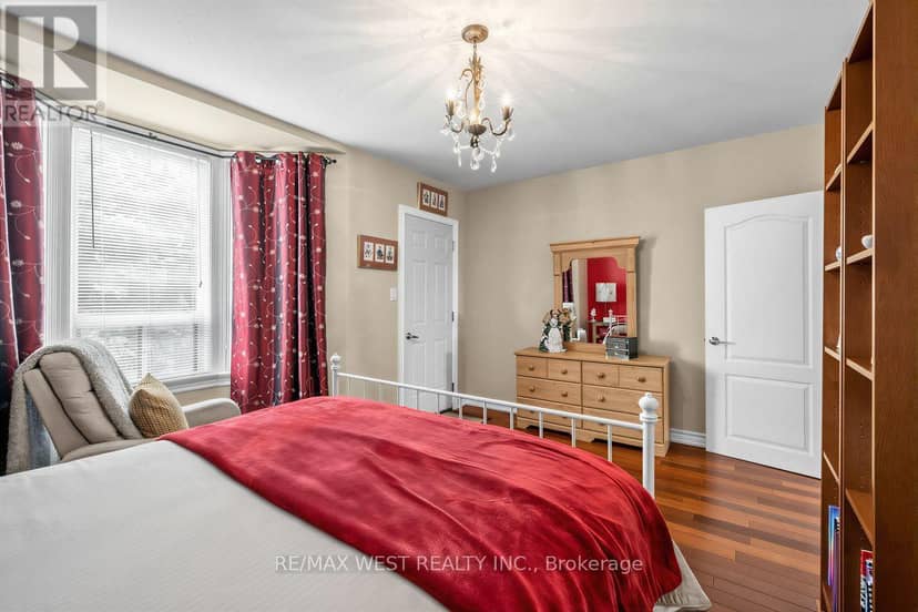 66 Bristol Avenue — photo 13 of 35