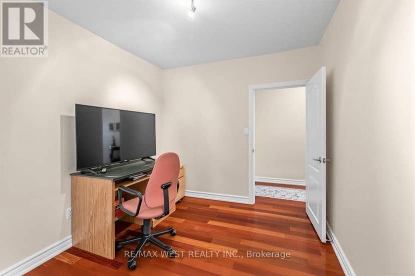 66 Bristol Avenue — photo 17 of 35