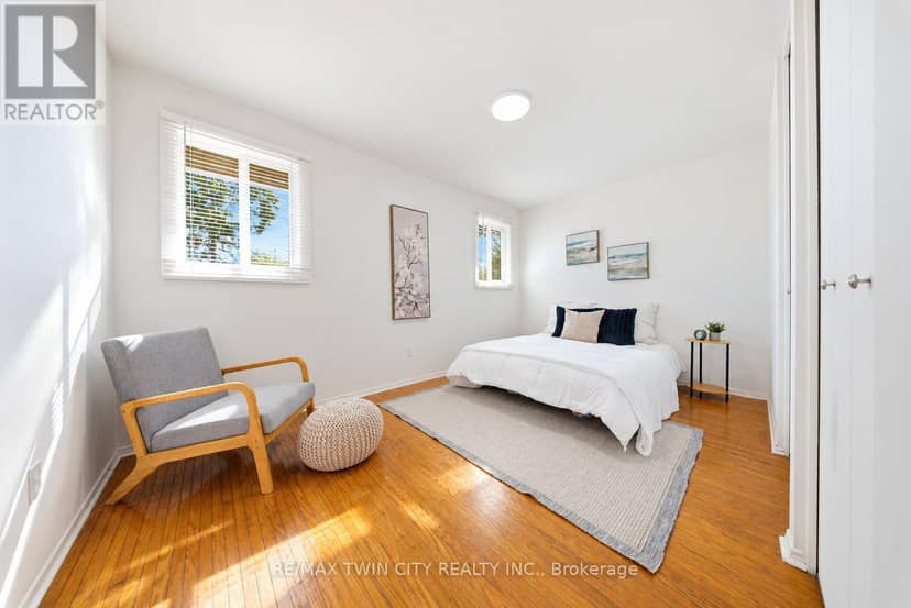 16 Burwell Street — photo 18 of 39