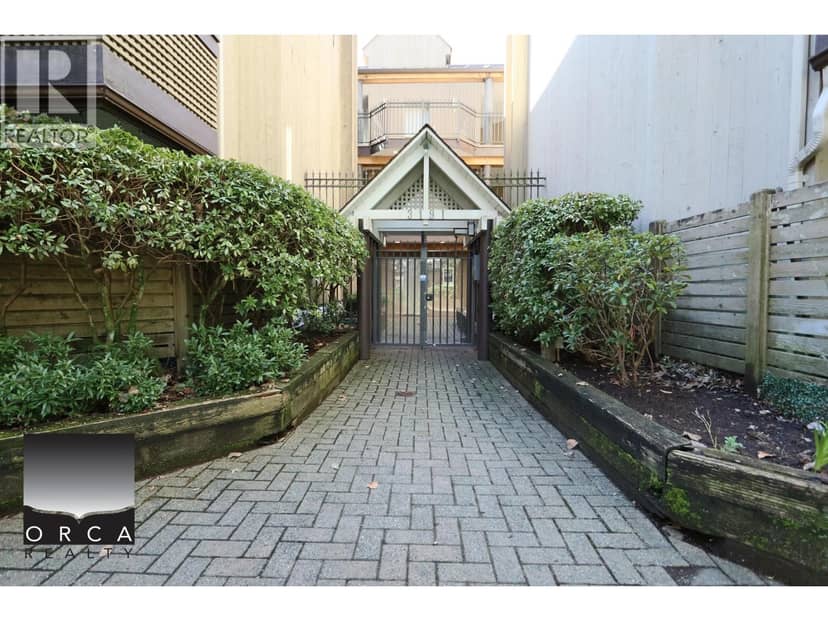 202 3191 MOUNTAIN HIGHWAY, North Vancouver