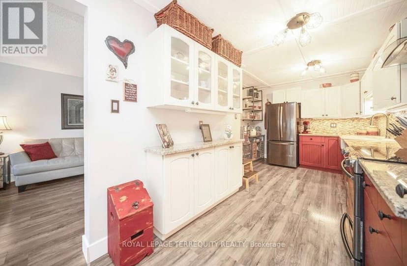 72 Carisbrooke Court — photo 14 of 40
