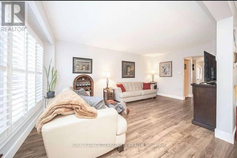 72 Carisbrooke Court — photo 23 of 40