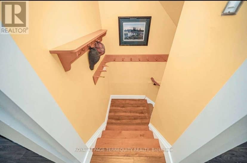72 Carisbrooke Court — photo 36 of 40