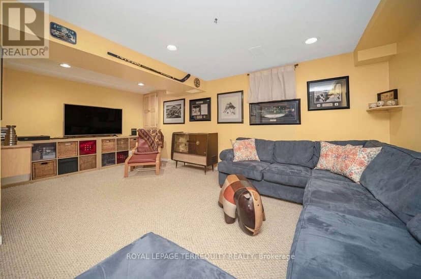 72 Carisbrooke Court — photo 39 of 40