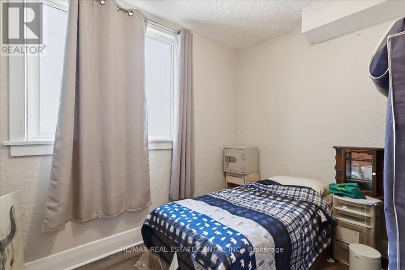 233 King Street — photo 15 of 34