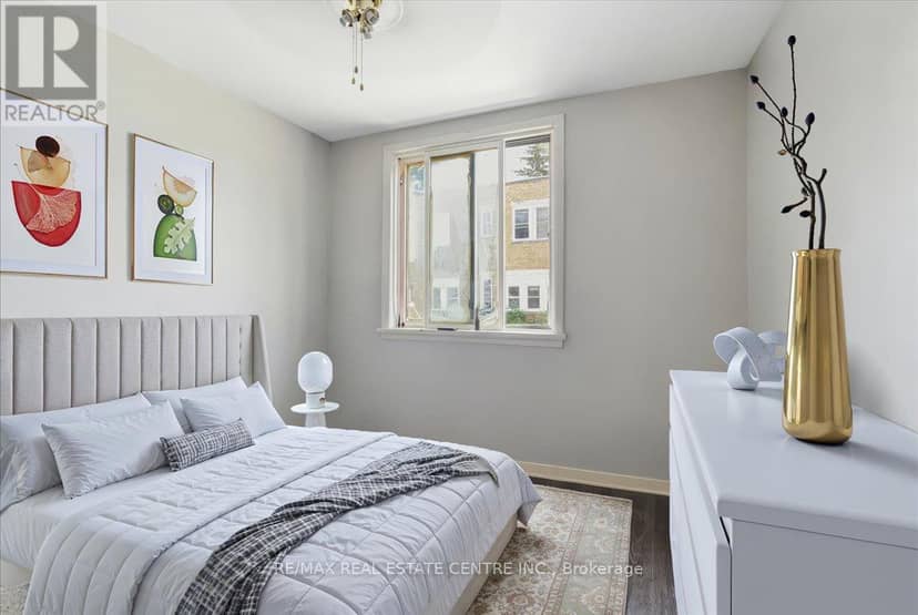 233 King Street — photo 21 of 34