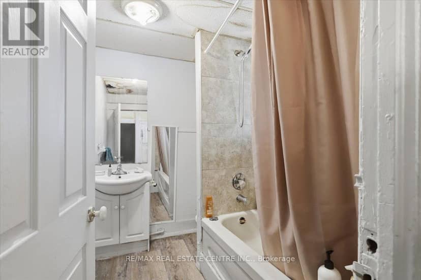 233 King Street — photo 22 of 34