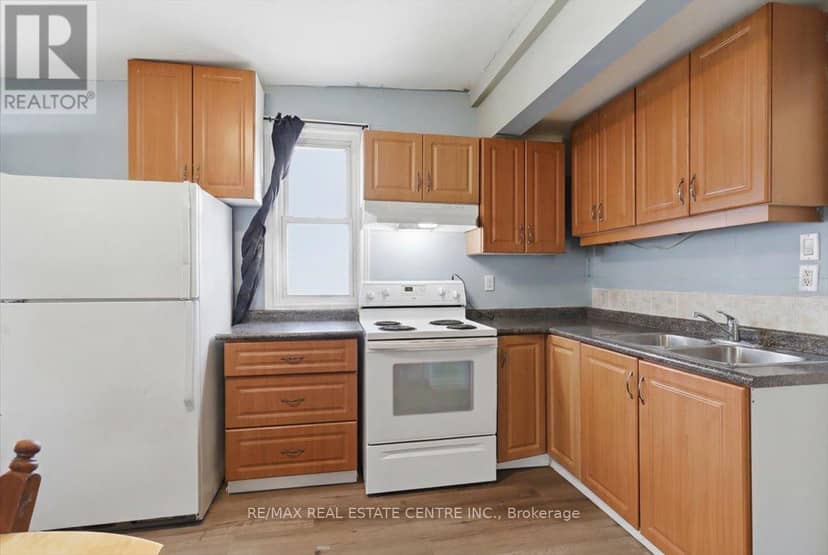 233 King Street — photo 7 of 34