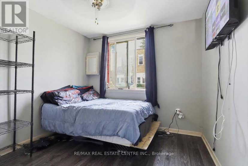 233 King Street — photo 8 of 34