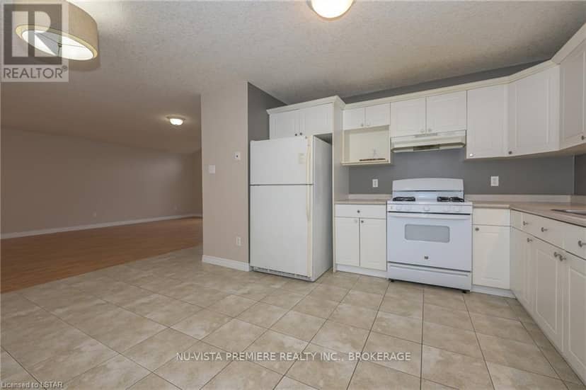 602 Sprucewood Drive — photo 12 of 40