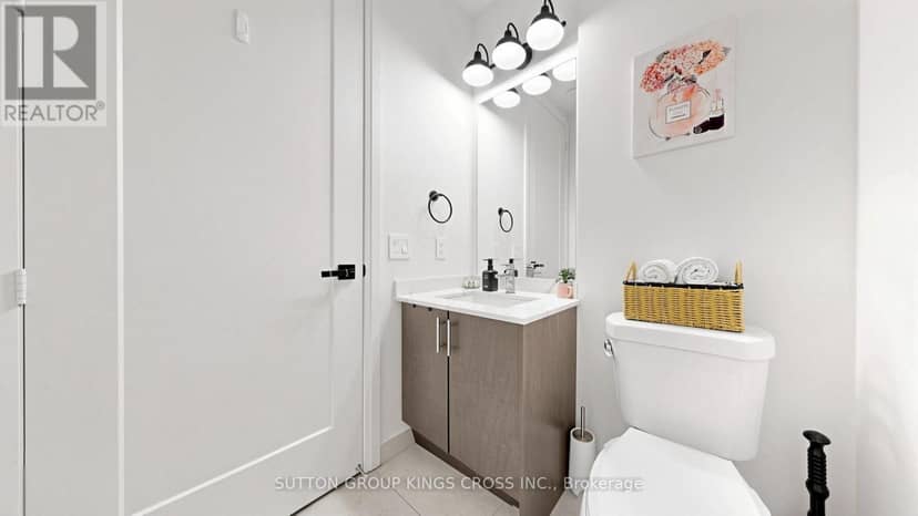 2514 - 9000 Jane Street — photo 18 of 40