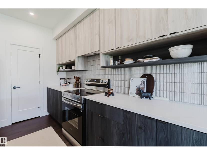 8303 Kiriak LO SW, Edmonton, photo 3