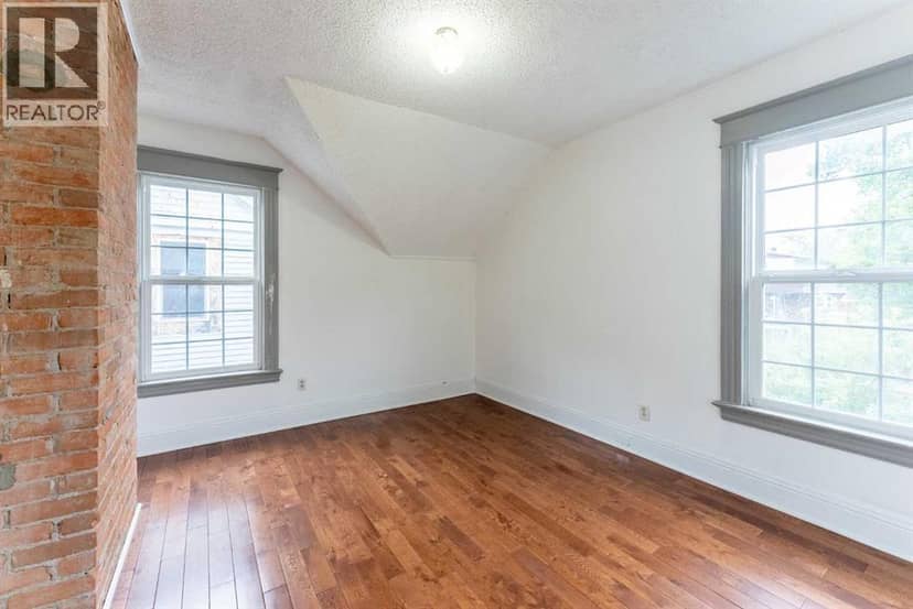 287 7A Avenue S — photo 25 of 40