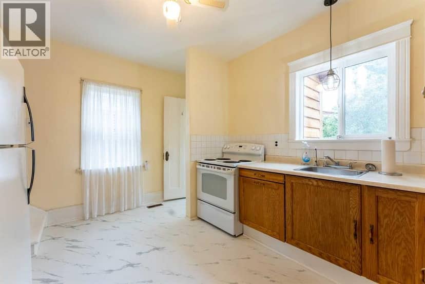 287 7A Avenue S — photo 12 of 40