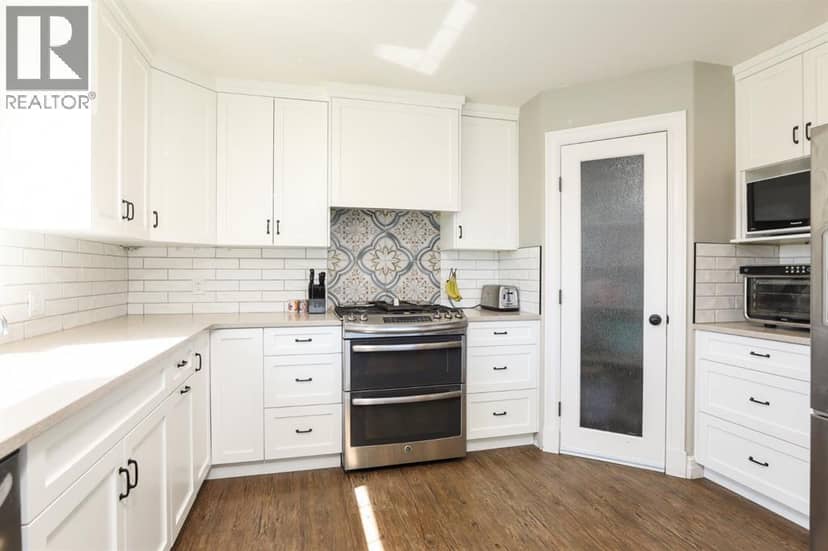 243 N 1A Street E — photo 9 of 40