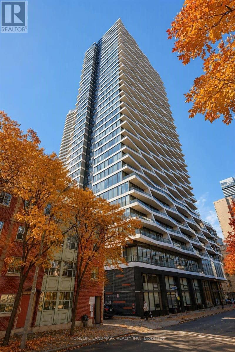 2117 - 85 Wood Street — photo 1 of 21