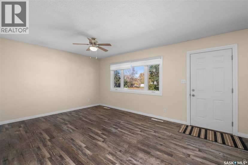 211 31st STREET E, Prince Albert, photo 2