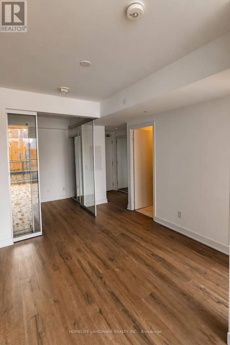 2117 - 85 Wood Street — photo 5 of 21