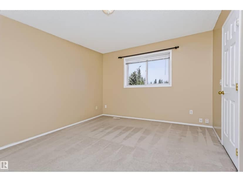 4112 37A AV NW — photo 18 of 32