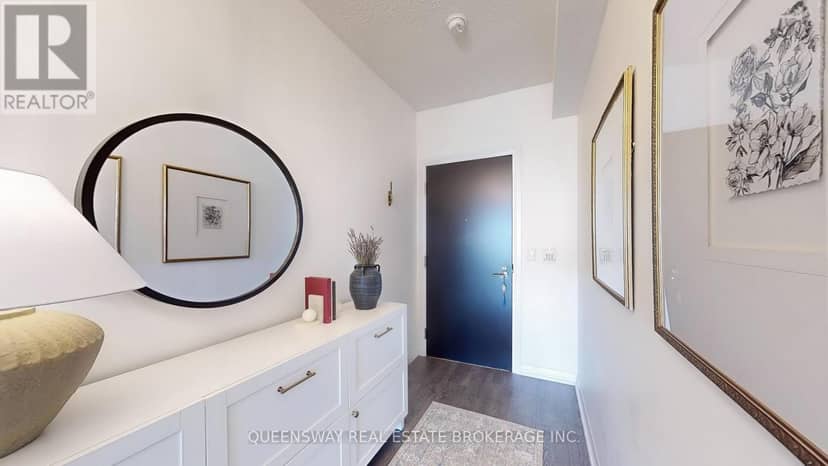 1605 - 101 Erskine Avenue — photo 6 of 40