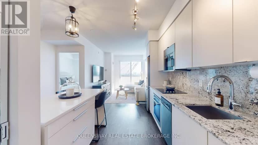 1605 - 101 Erskine Avenue — photo 9 of 40