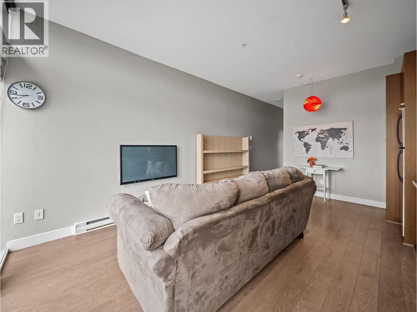 301 4372 FRASER STREET, Vancouver, photo 5