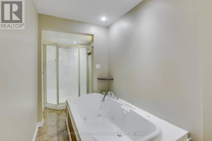 16 Lansdowne Avenue — photo 13 of 36